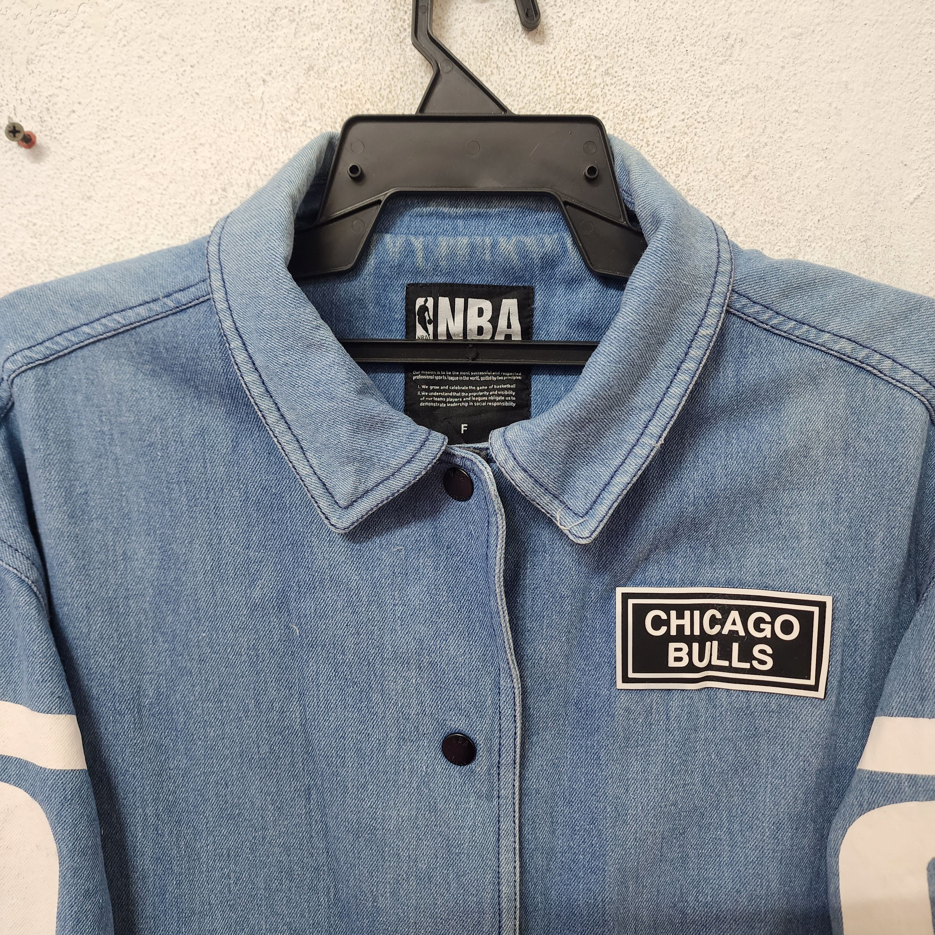NBA NBA Chicago Bull Vintage Denim Jacket Size US L / EU 52-54 / 3 - 5 Thumbnail