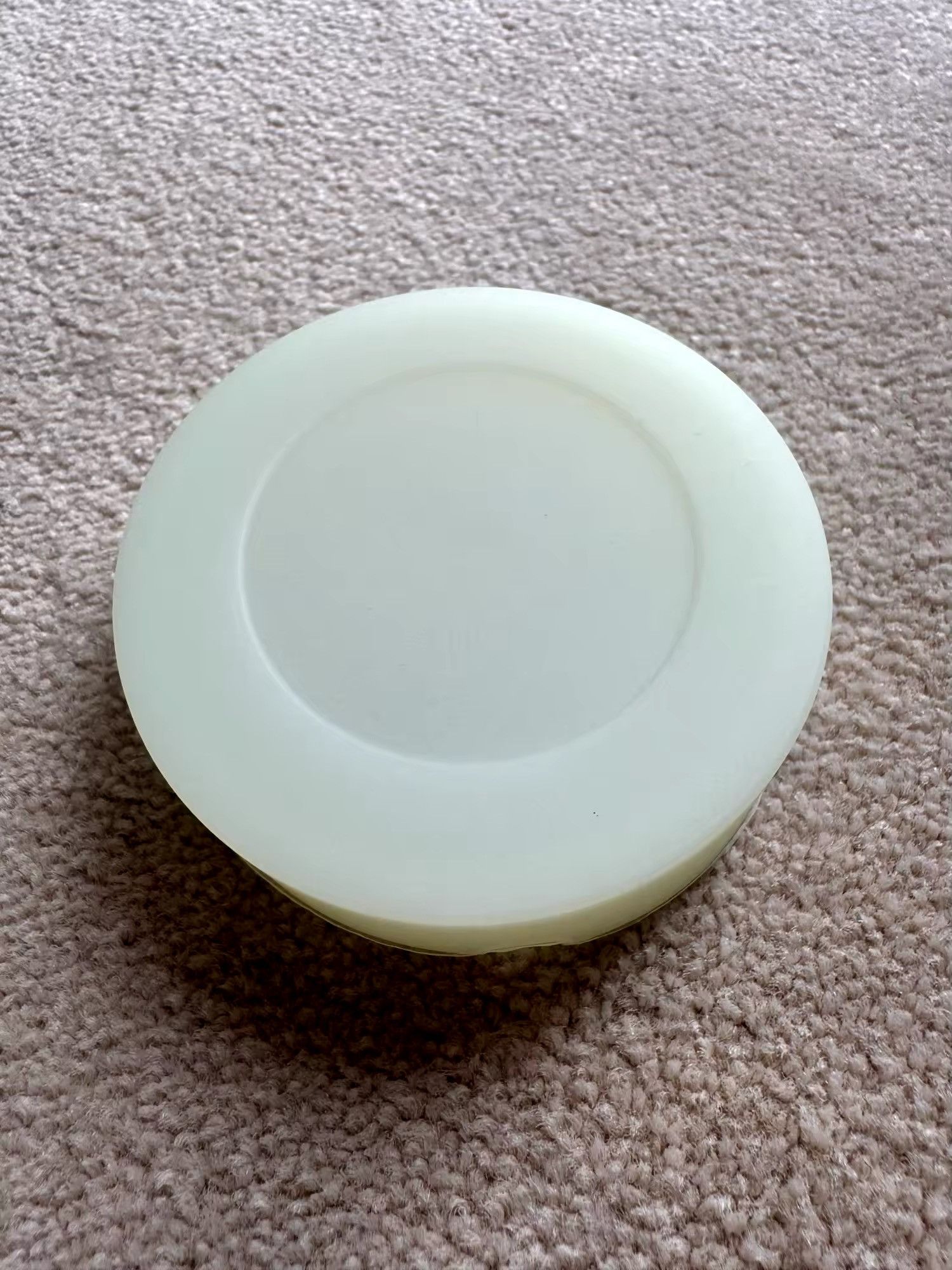 Vintage Glow In The Dark Luminous Silicone Cigarette Ashtray Size ONE SIZE - 5 Thumbnail