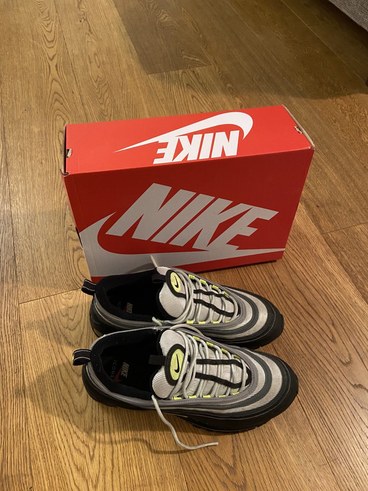 Nike Nike Air Max 97 Size US 10.5 / EU 43-44 - 3 Thumbnail