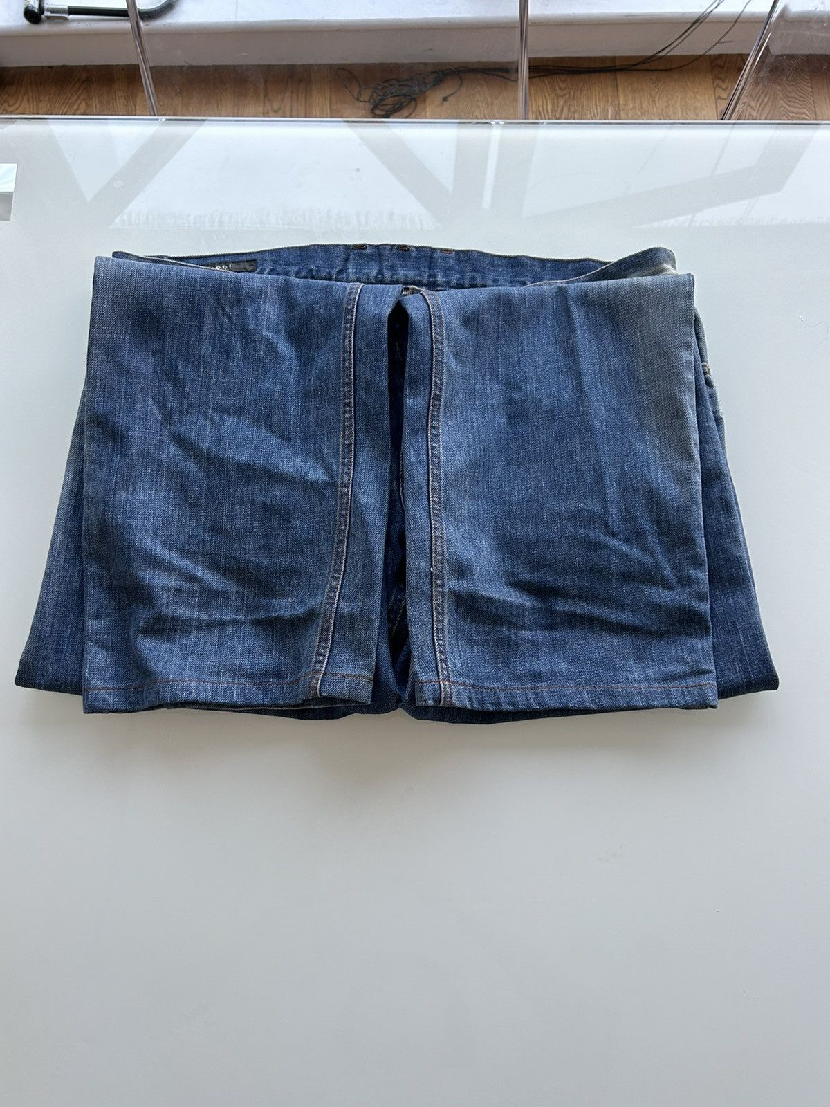 Gucci Gucci Embroidered Logo Distressed Jeans (2007) Size US 36 / EU 52 - 2 Thumbnail