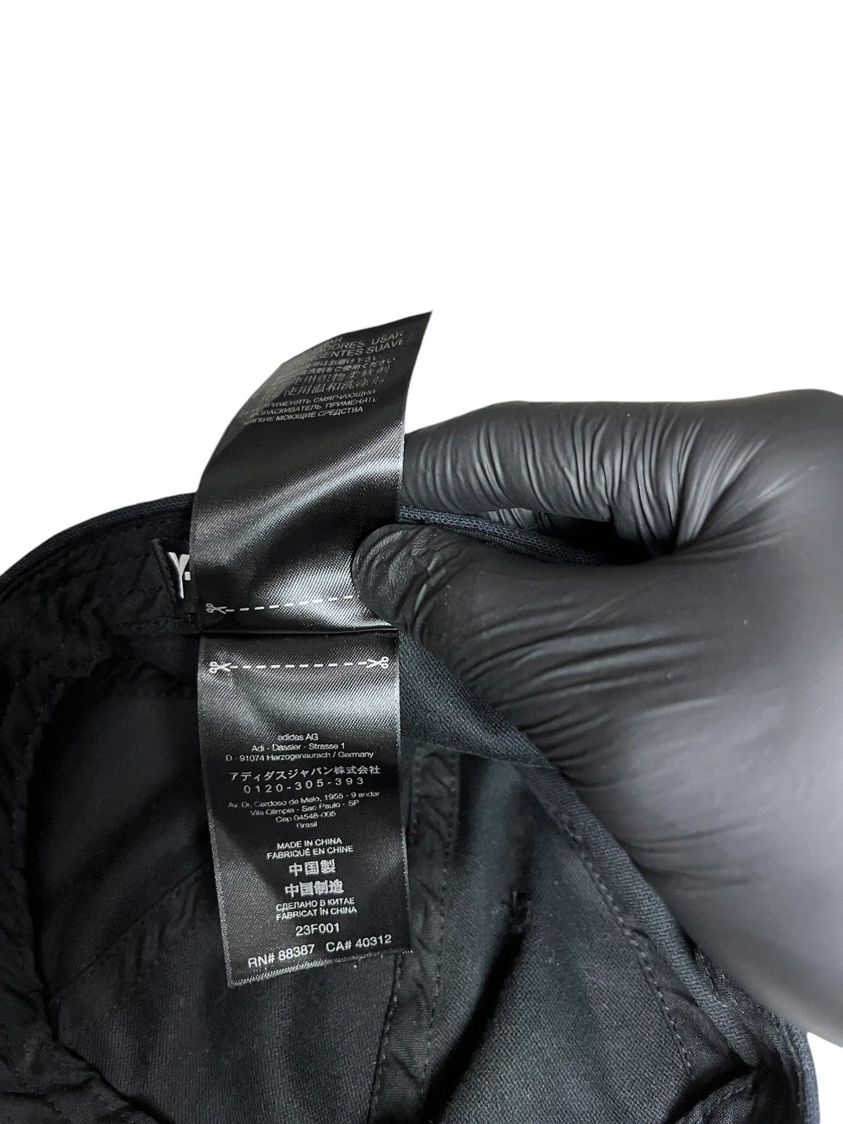 Y-3 × Yohji Yamamoto Y-3 Yohji Yamamoto (CH1) FW20 Collection Size ONE SIZE - 7 Thumbnail