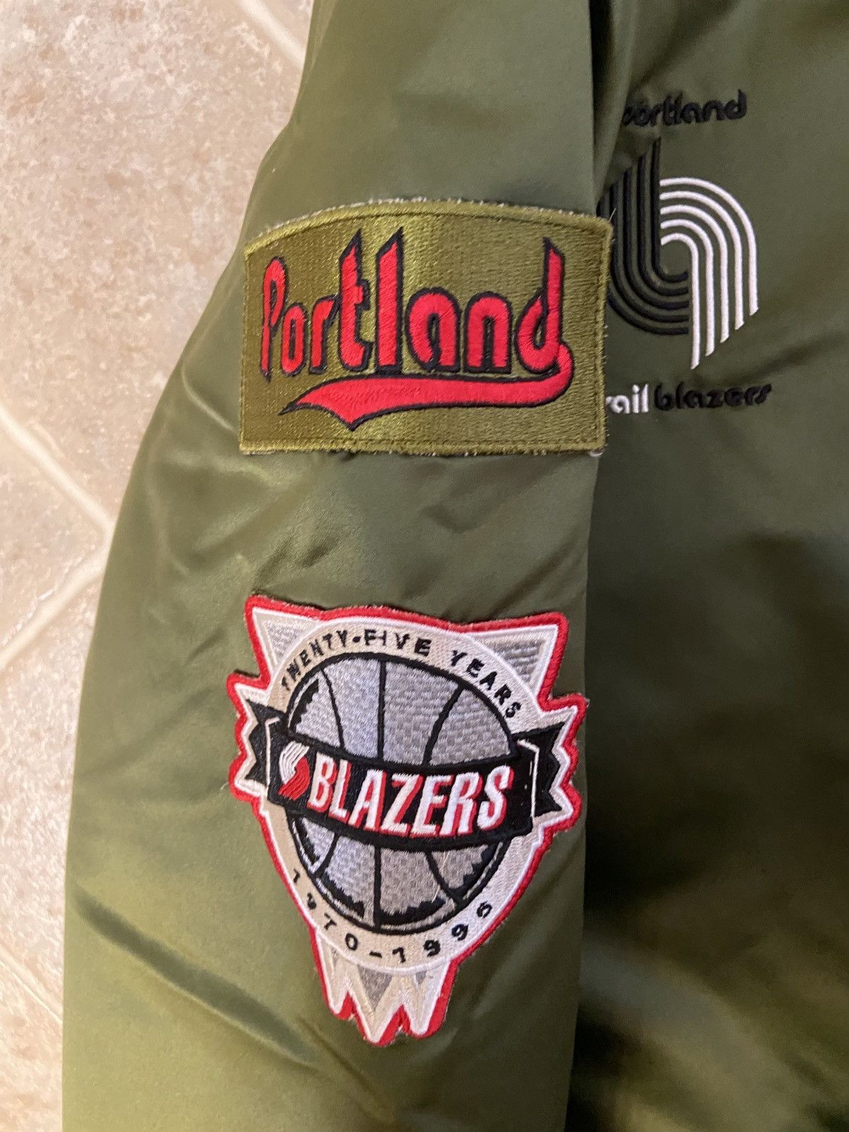 Mitchell & Ness × NBA × Vintage Mens Medium Limited Edition Portland Trailblazer Bomber Size US M / EU 48-50 / 2 - 6 Thumbnail