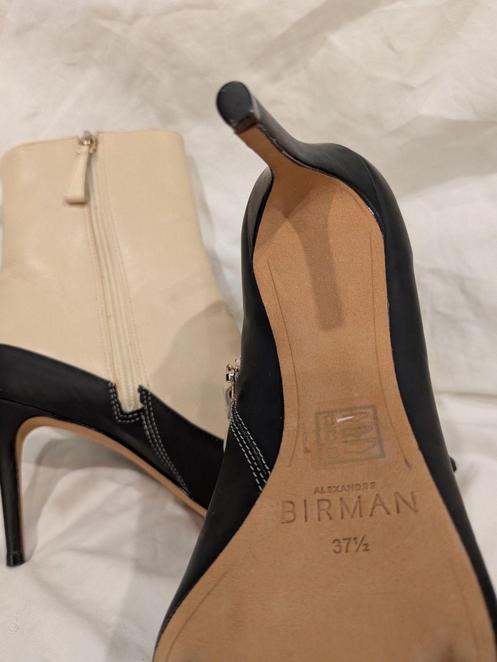 Alexandre Birman Alexandre Birman Two Tone Leather Booties NWOB Size US 7.5 / IT 37.5 - 2 Thumbnail