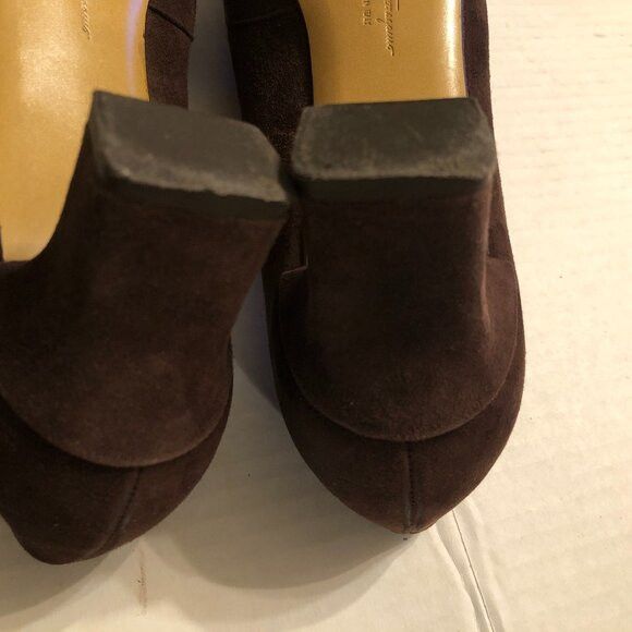 Salvatore Ferragamo women's leather suede pump size: 8.5 2AA