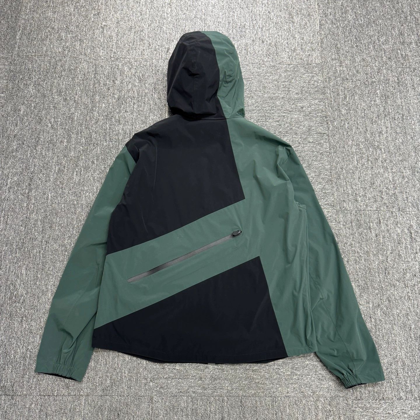 Hermes Hermes color blocked nylon jacket 46 Size US S / EU 44-46 / 1 - 5 Thumbnail
