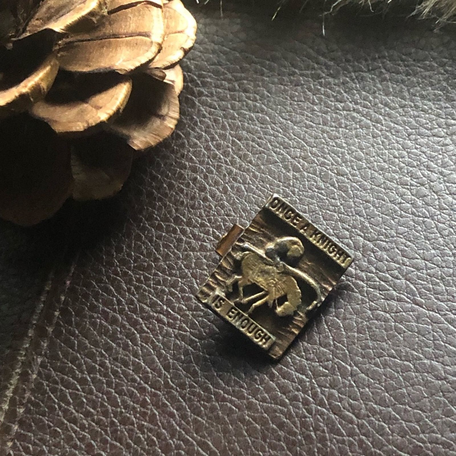 Vintage Vintage brass “ONCE A KNIGHT IS ENOUGH” tie bar clip Size ONE SIZE - 1 Thumbnail