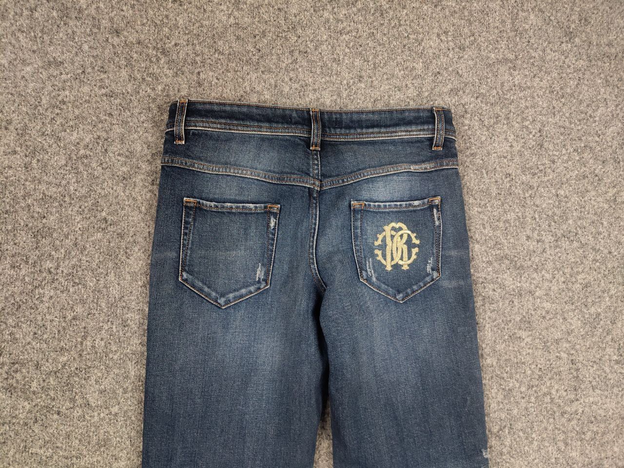 Roberto Cavalli Vintage Roberto Cavalli Design Logo Distressed Denim Jeans Size 42" / US 20 - 11 Thumbnail