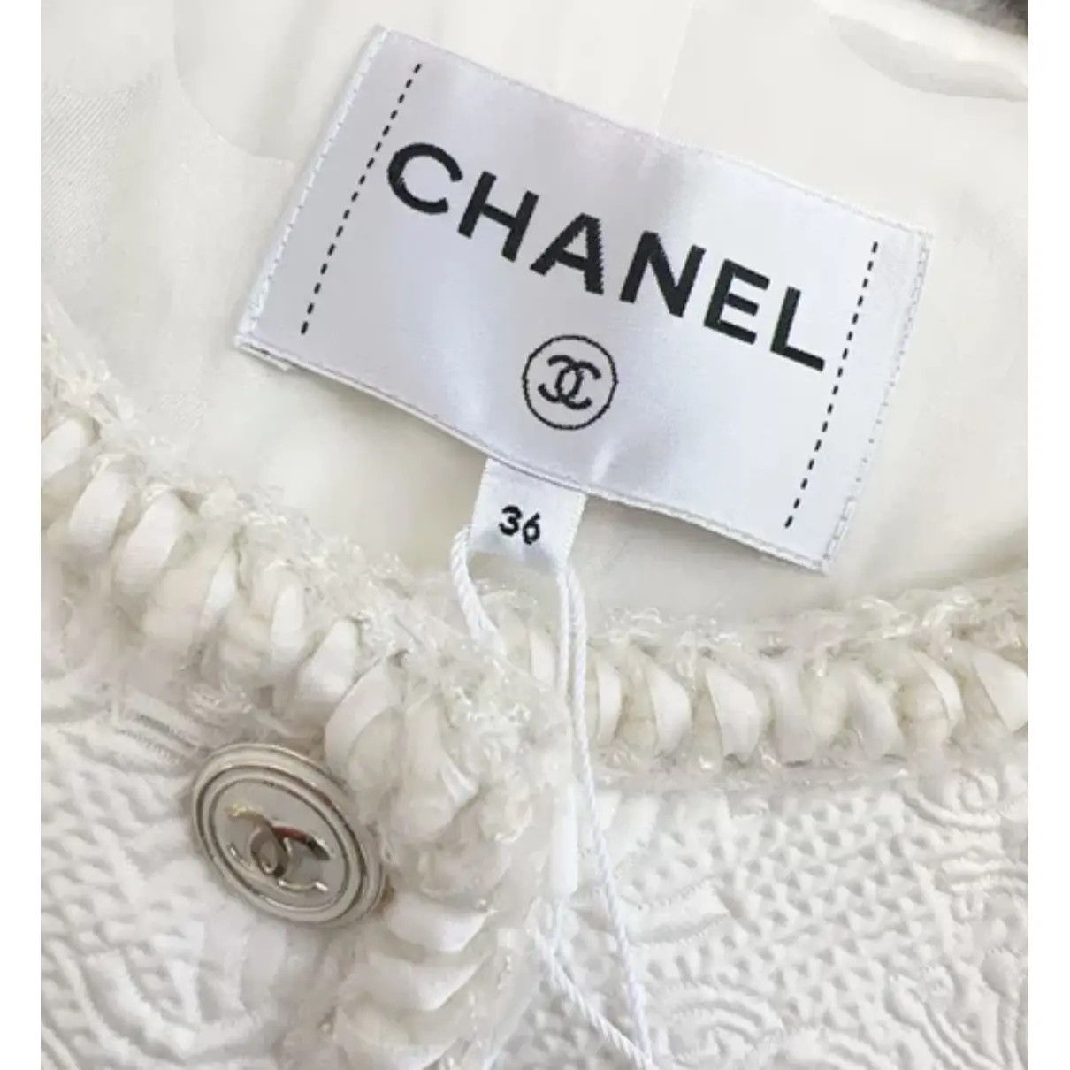 Chanel CHANEL 21PF 2021 White Ivory CC Logo Metiers D’art Jacket 36 Size S / US 4 / IT 40 - 9 Thumbnail