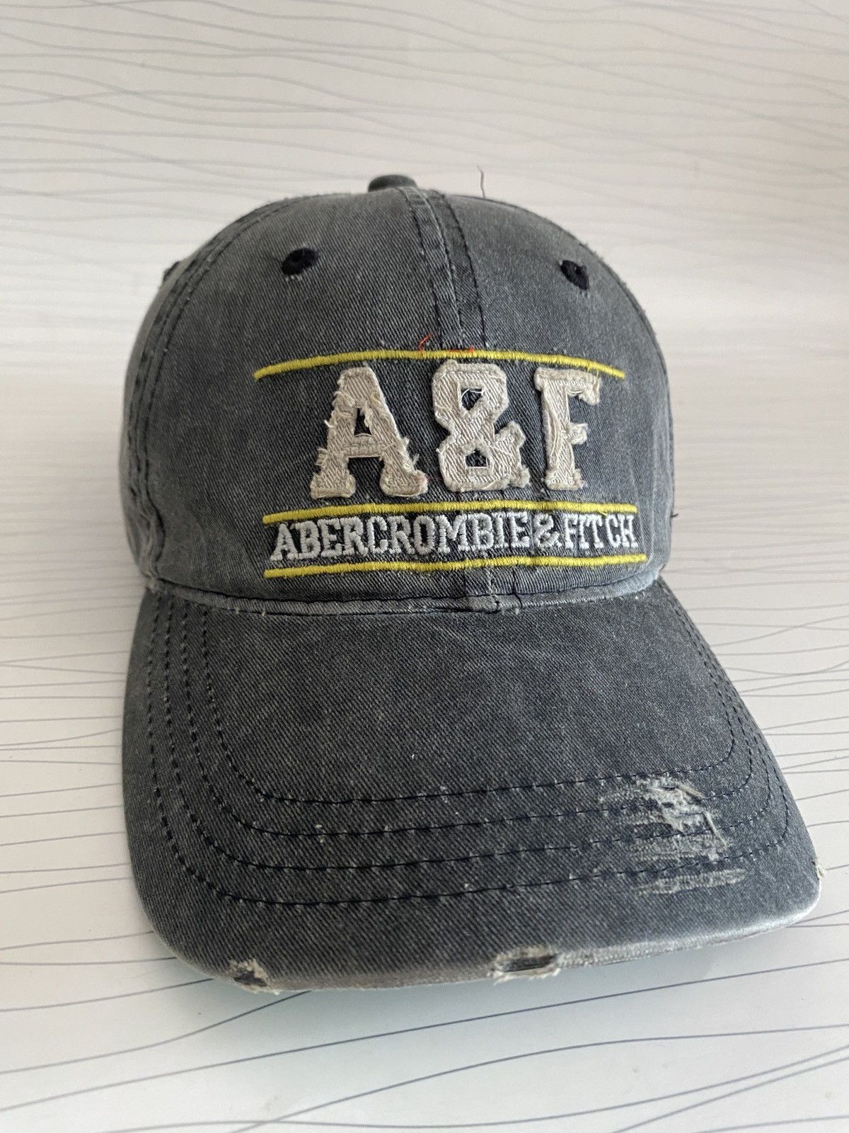 Abercrombie & Fitch 00s Abercrombie & Fitch Distressed Denim Cap Size ONE SIZE - 4 Thumbnail