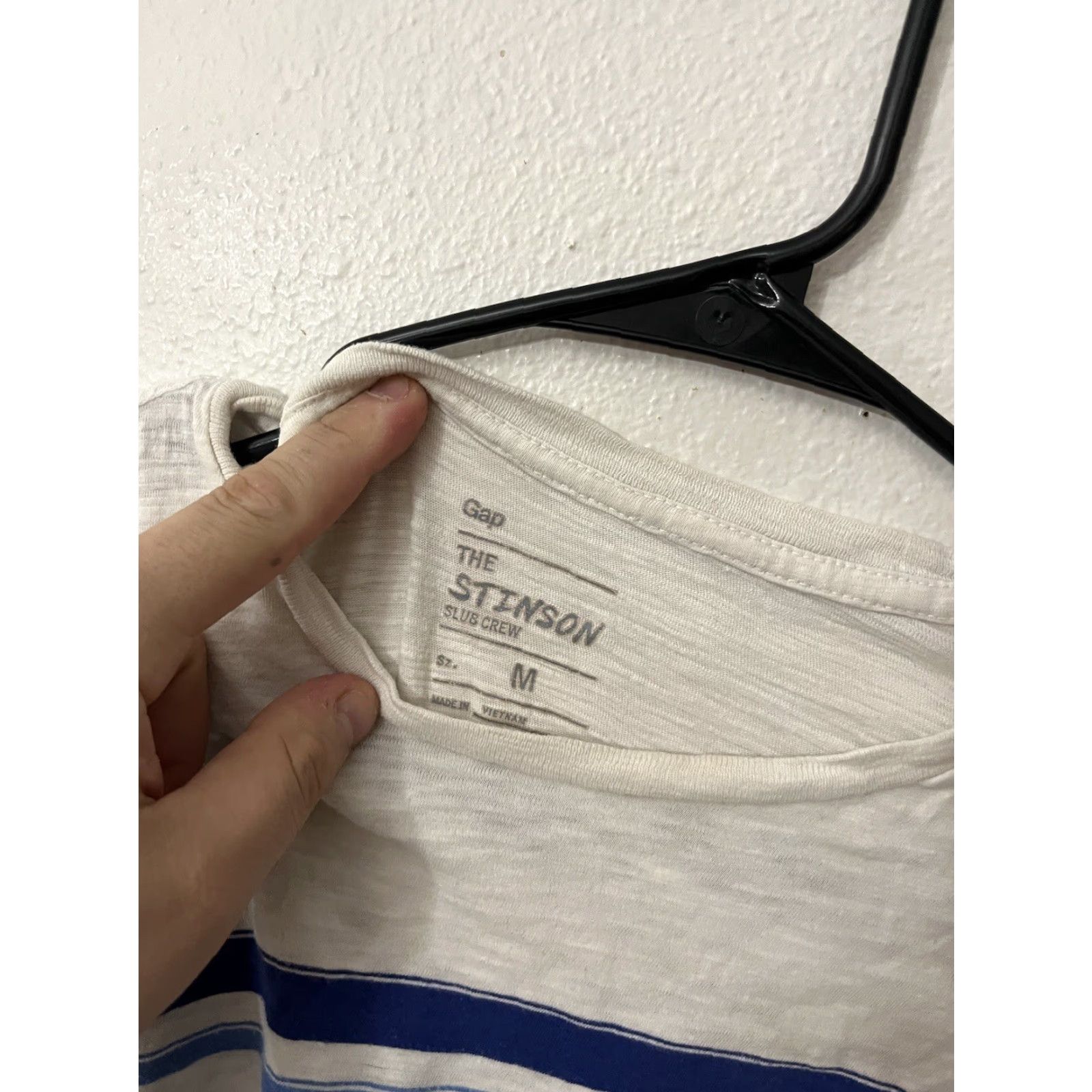Gap GAP Shirt Mens M White Striped V-Neck Short Sleeve T-Shirt STINSON Classic Colorful Mens Size US 31 - 3 Thumbnail