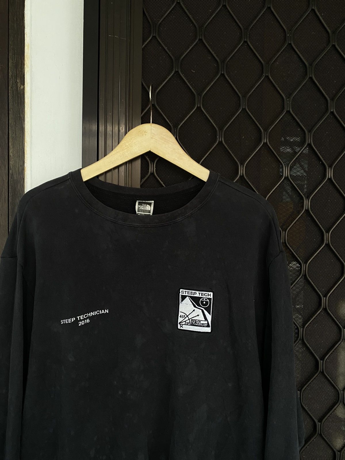 Supreme × The North Face Sweatshirt Steep Tech 2016 Size US L / EU 52-54 / 3 - 4 Thumbnail