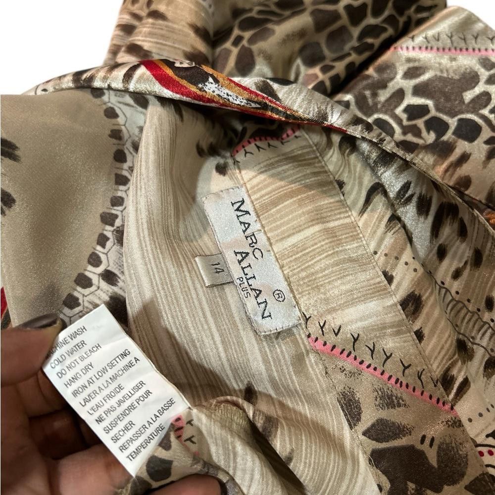 Designer Elegant Silk-Blend Printed Blouse with Detailed Patterns Size XL / US 12-14 / IT 48-50 - 5 Thumbnail