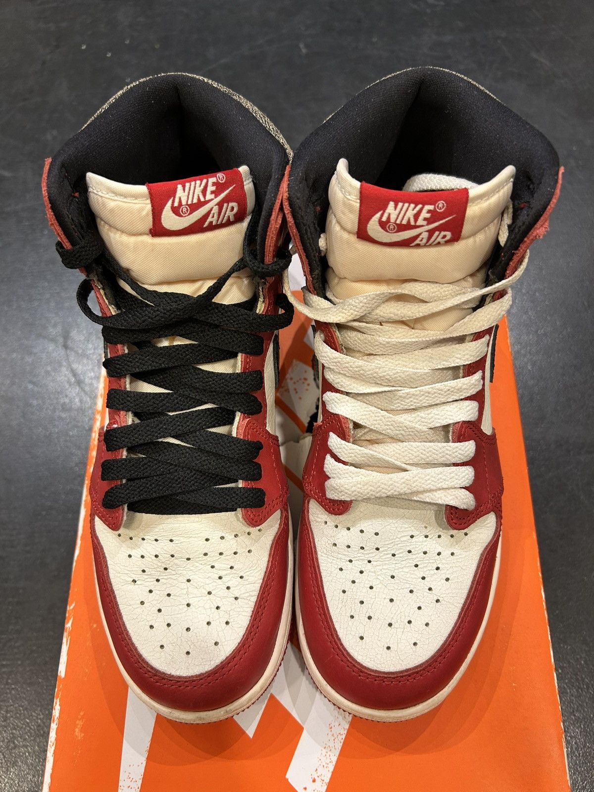 Jordan Brand Jordan 1 Retro ‘Chicago Lost And Found’ Size US 6.5 / EU 39-40 - 4 Thumbnail