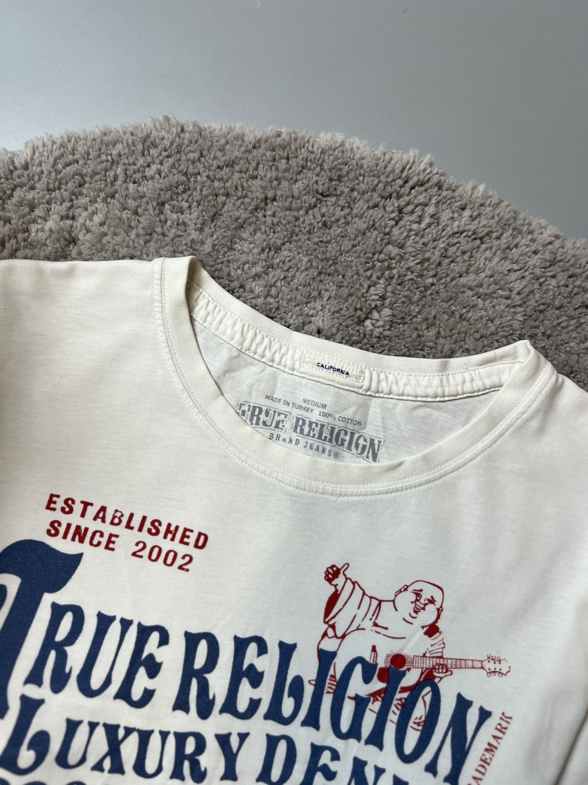 True Religion × Vintage Vintage 90s True Religion Sun Faded T-shirt Size US M / EU 48-50 / 2 - 5 Thumbnail