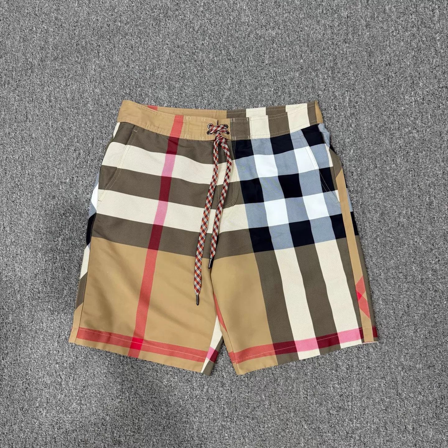 Burberry Burberry Check Shorts M 99 New Size US 32 / EU 48 - 1 Thumbnail