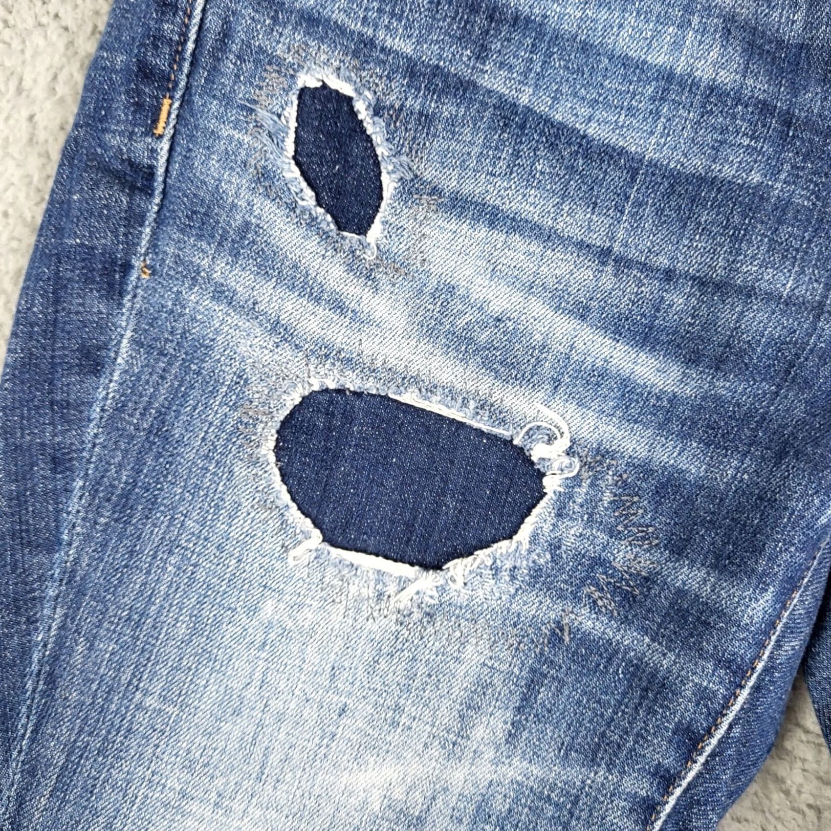 Madewell Madewell Jeans Women's Size 24 Distressed Denim Blue Regular Rise Button Front Medium Wash Solid Pattern - Womens Size 42" / US 20 - 5 Thumbnail