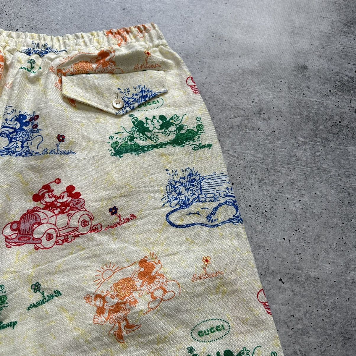 Disney × Gucci Gucci x Disney Mickey Mouse Ivory Shorts Linen Men’s Size 48 Size US 31 - 11 Thumbnail