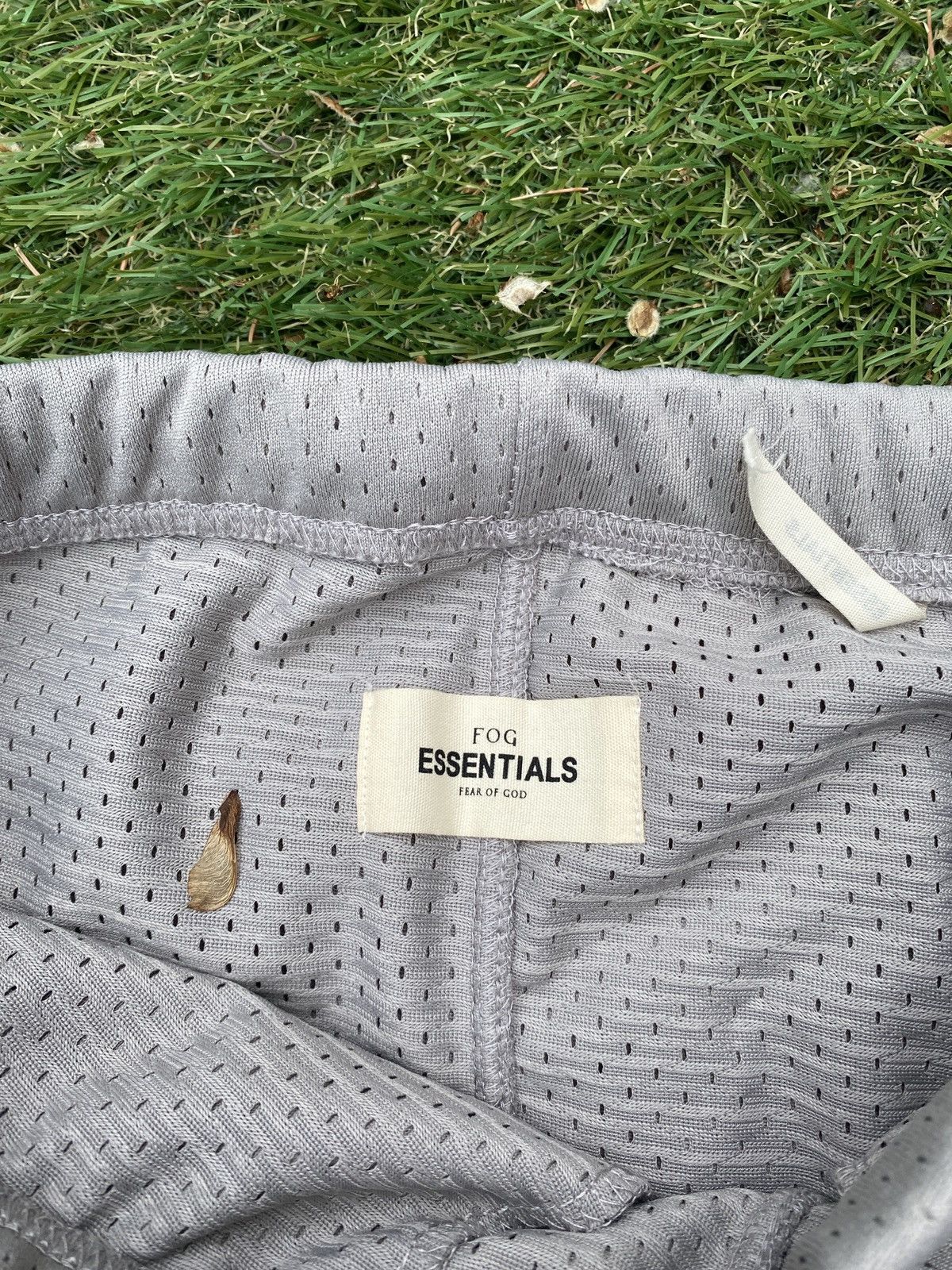 Fear of God Fear Of God x Essentials Grey Mesh Shorts Size US 39 - 4 Thumbnail