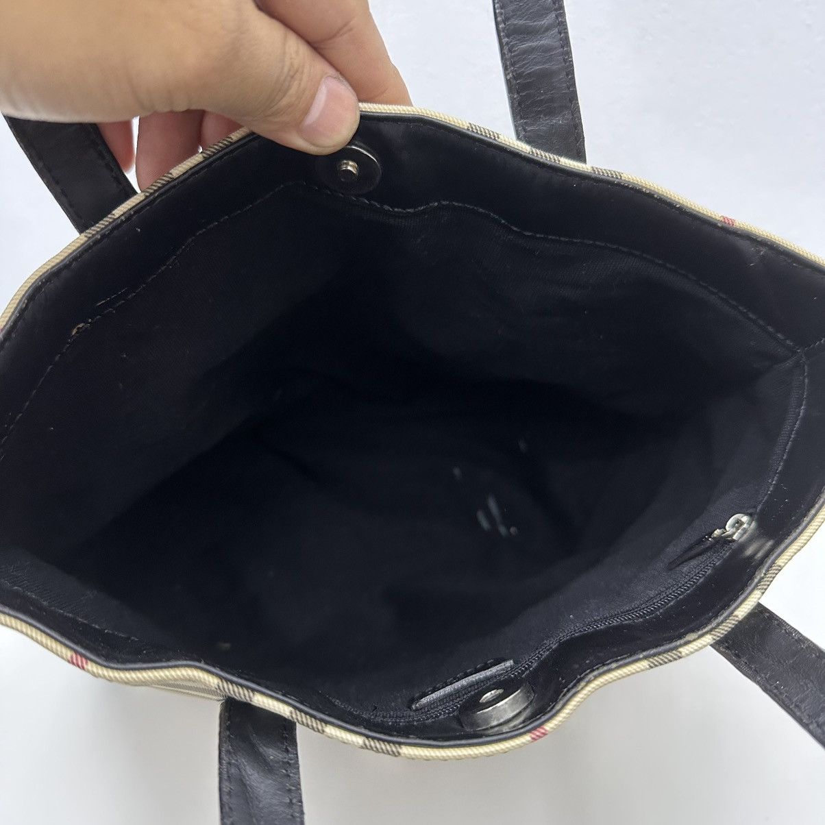 Burberry ‼️YES‼️ AUTHENTIC BURBERRY LONDON NOVA CHECK HAND TOTE BAG Size ONE SIZE - 9 Thumbnail