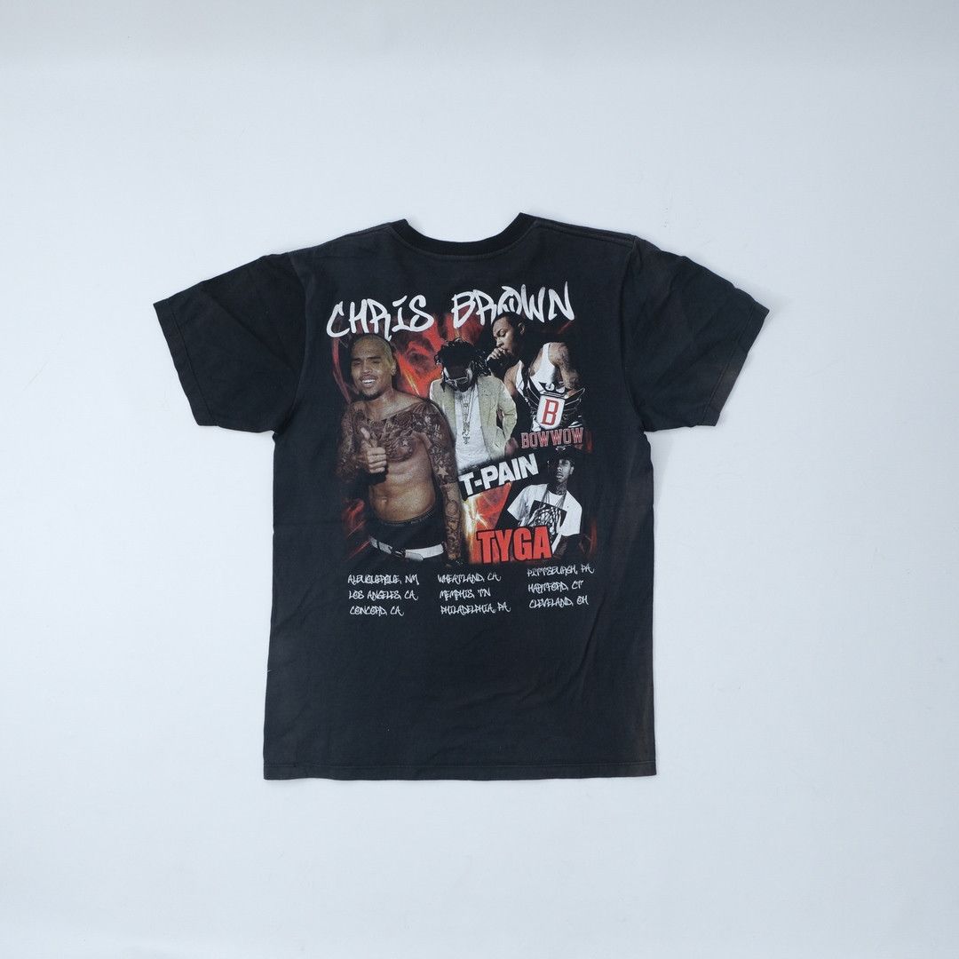 Rap Tees 2000s Chris Brown F.A.M.E Tour Black Tee-Unisex Size US M / EU 48-50 / 2 - 2 Thumbnail