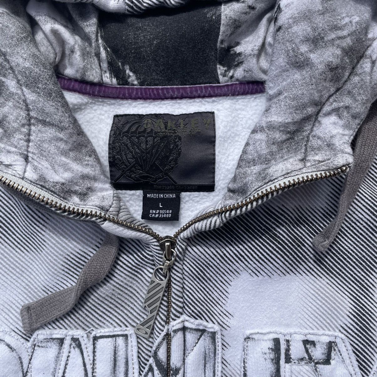 Oakley Vintage Y2K Oakley Box Camo Zip Up Hoodie L Size US L / EU 52-54 / 3 - 4 Thumbnail