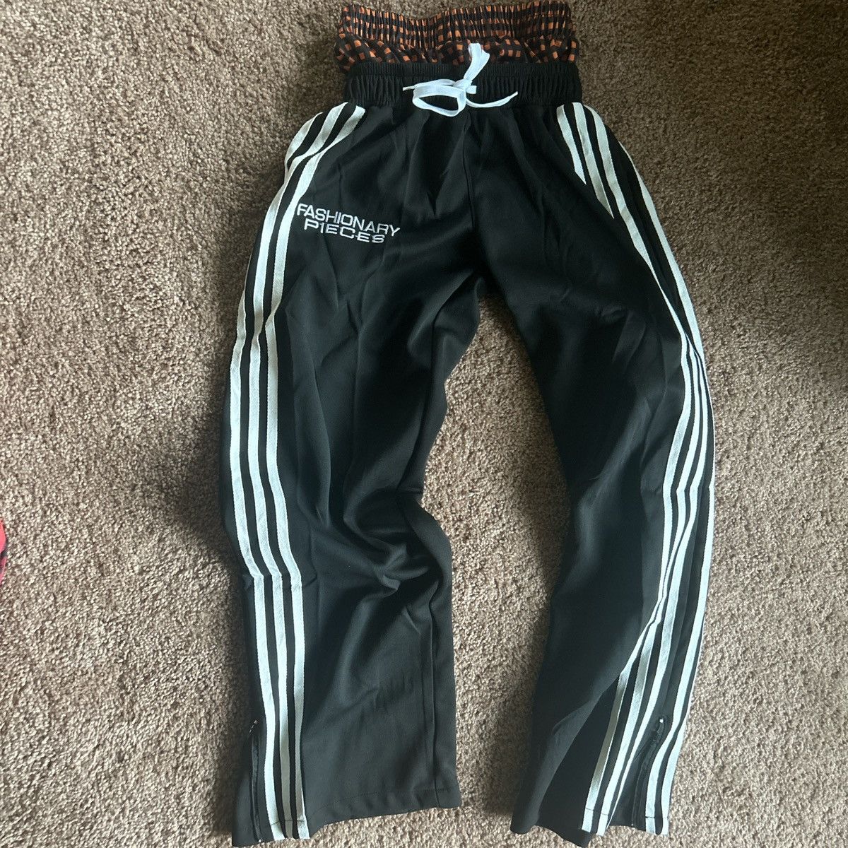Adidas Street wear sweatpants Size US 30 / EU 46 - 3 Thumbnail