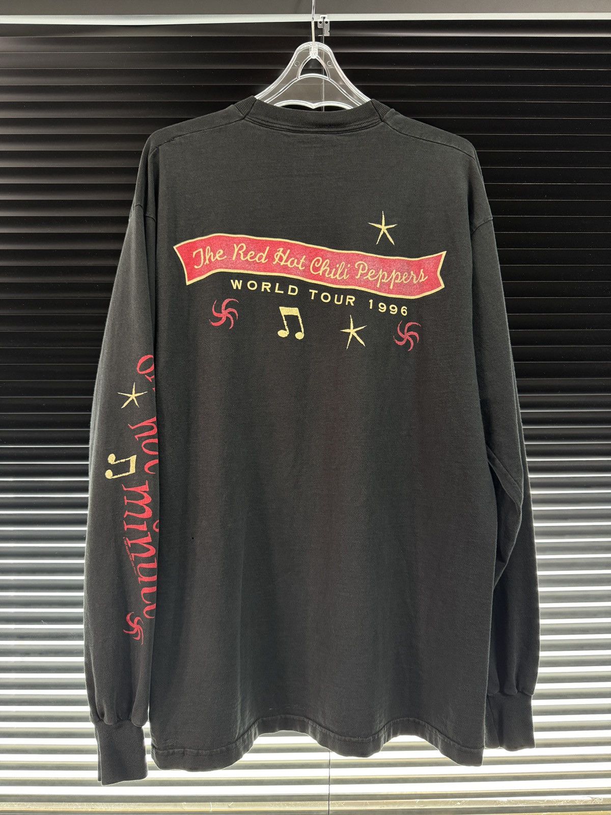 Band Tees 1996 90s Red Hot Chili Peppers "One Hot Minute" Longsleeve Size US XL / EU 56 / 4 - 2 Thumbnail