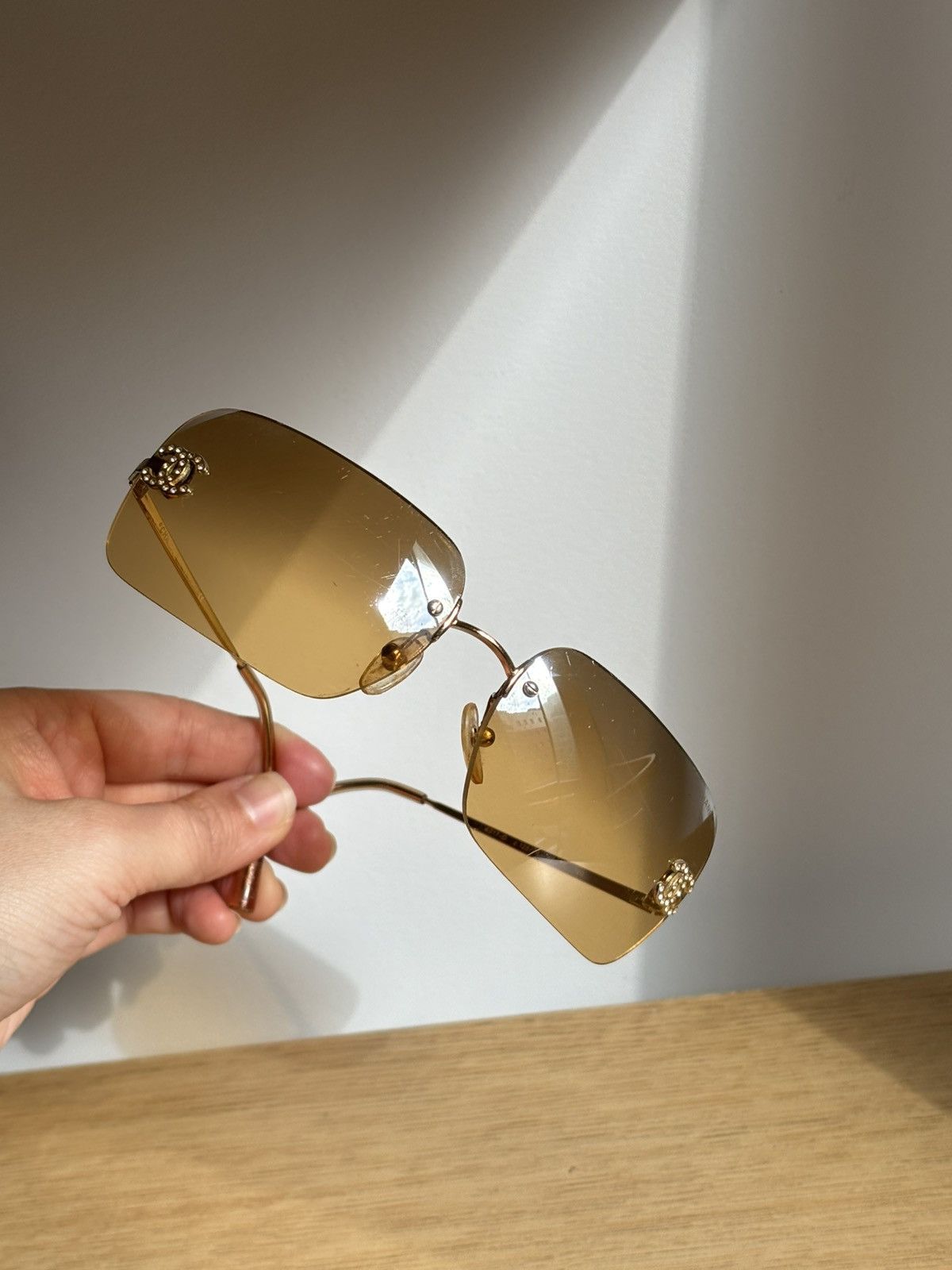 Chanel Chanel Sunglasses 4017-D Rhinestone Logo Rimless Vintage Size ONE SIZE - 3 Thumbnail