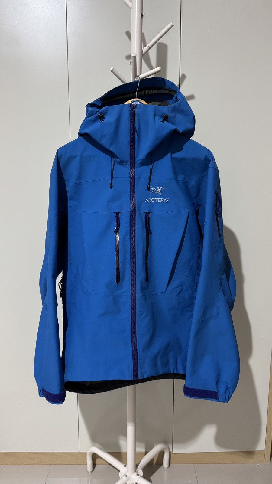 Arc'teryx Arc'teryx Alpha SV Men's Medium M Thalassa Blue Canada
