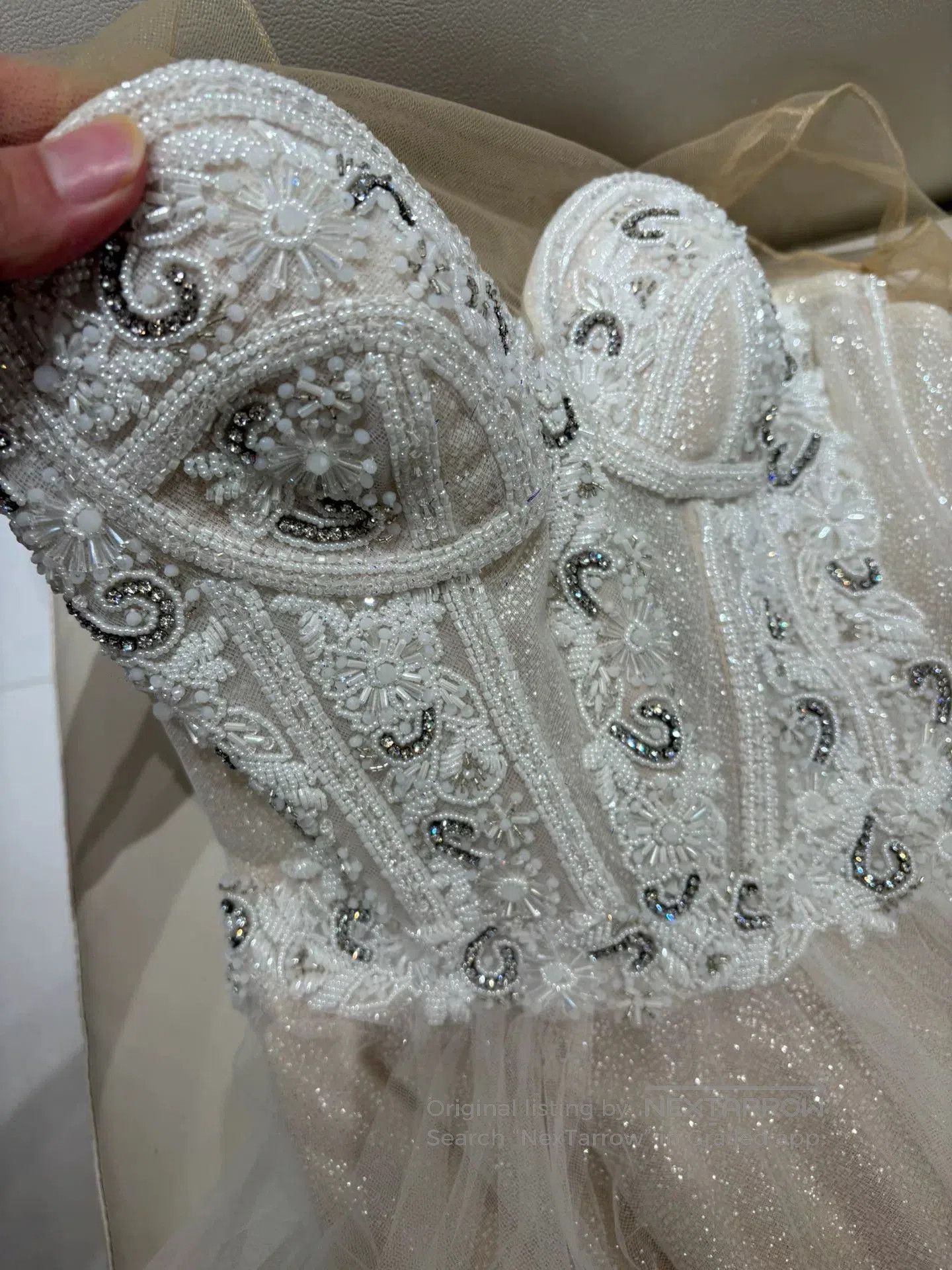 Japanese Brand Elegant Wedding Dress with Tulle Skirt. Size M / US 6-8 / IT 42-44 - 1 Thumbnail