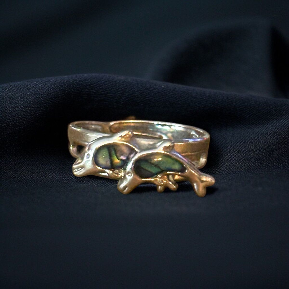 Vintage Vintage silver tone jumping abalone dolphins ring Size ONE SIZE - 1 Thumbnail