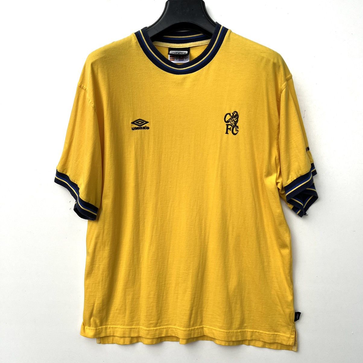 Umbro FC Chelsea Umbro vintage soccer jersey football t shirt Size US M / EU 48-50 / 2 - 1 Thumbnail