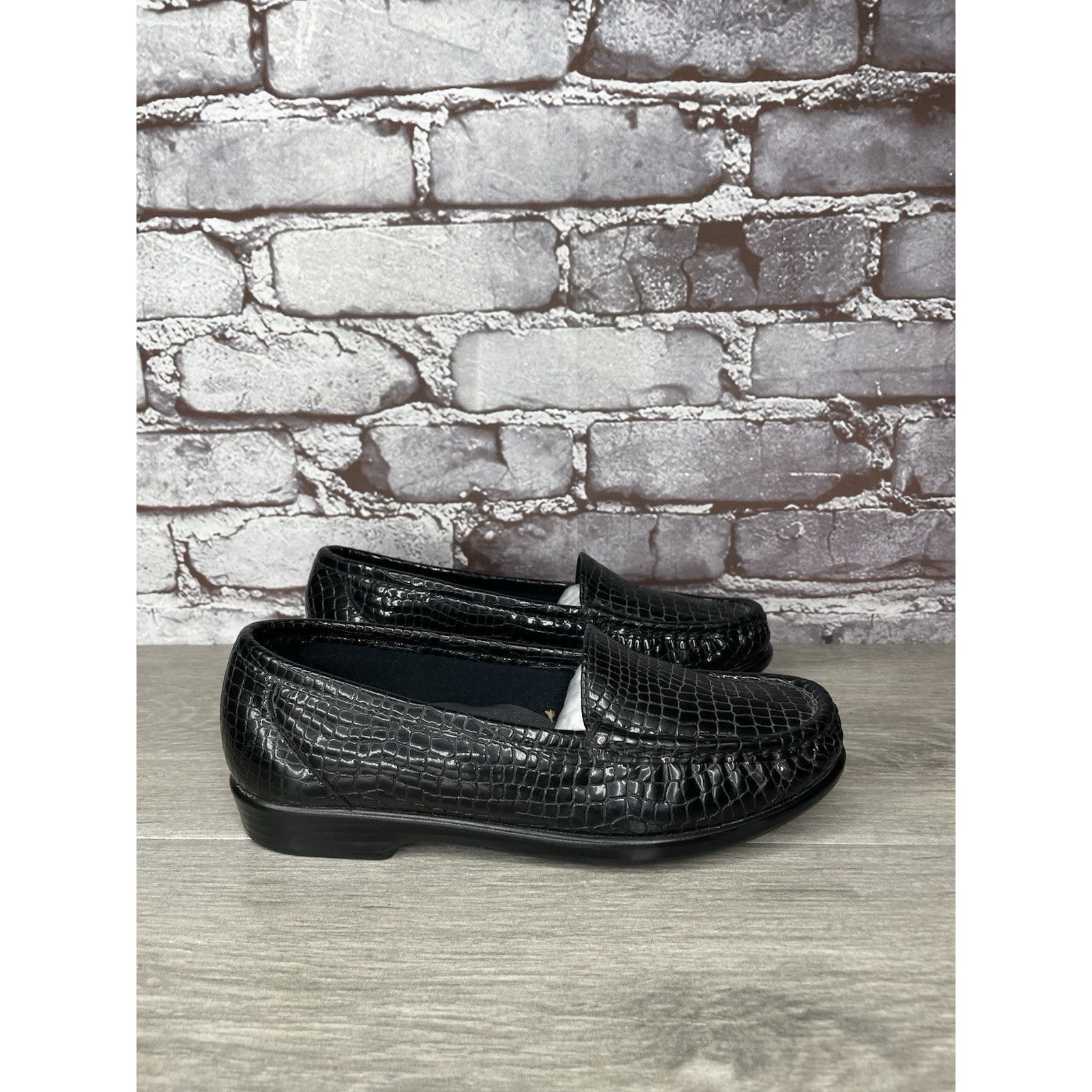 Other SAS Simplify Black Croc Patent Tripad Slip On Flats Shoes Wo Size US 6.5 / IT 36.5 - 3 Thumbnail