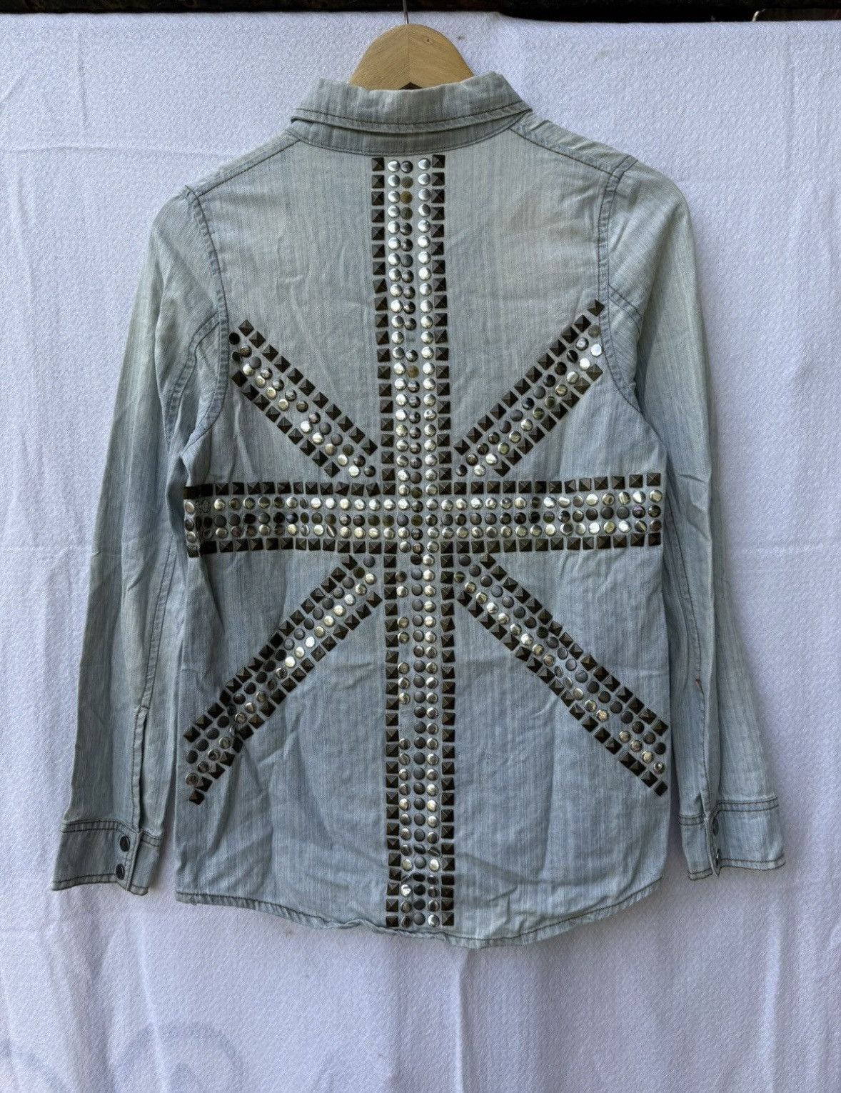 Japanese Brand Japanese Studded Britania Flags Button Up Denim Jacket Size US S / EU 44-46 / 1 - 1 Thumbnail