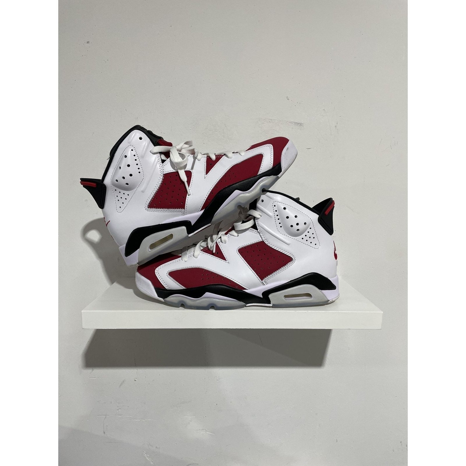 Jordan Brand JORDAN 6 RETRO CARMINE SIZE 10 PREOWNED Size US 10 / EU 43 - 1 Thumbnail