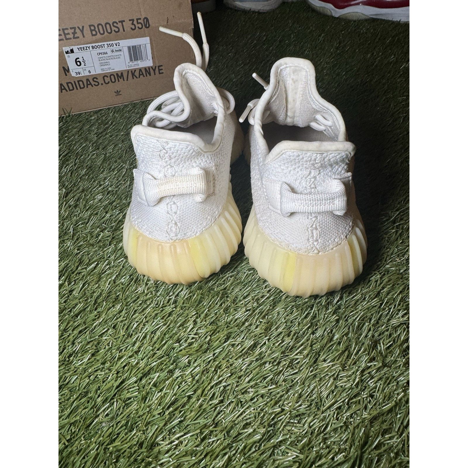 Adidas adidas Yeezy Boost 350 V2 Low Cream White / Triple White Size US 6.5 / EU 39-40 - 4 Thumbnail