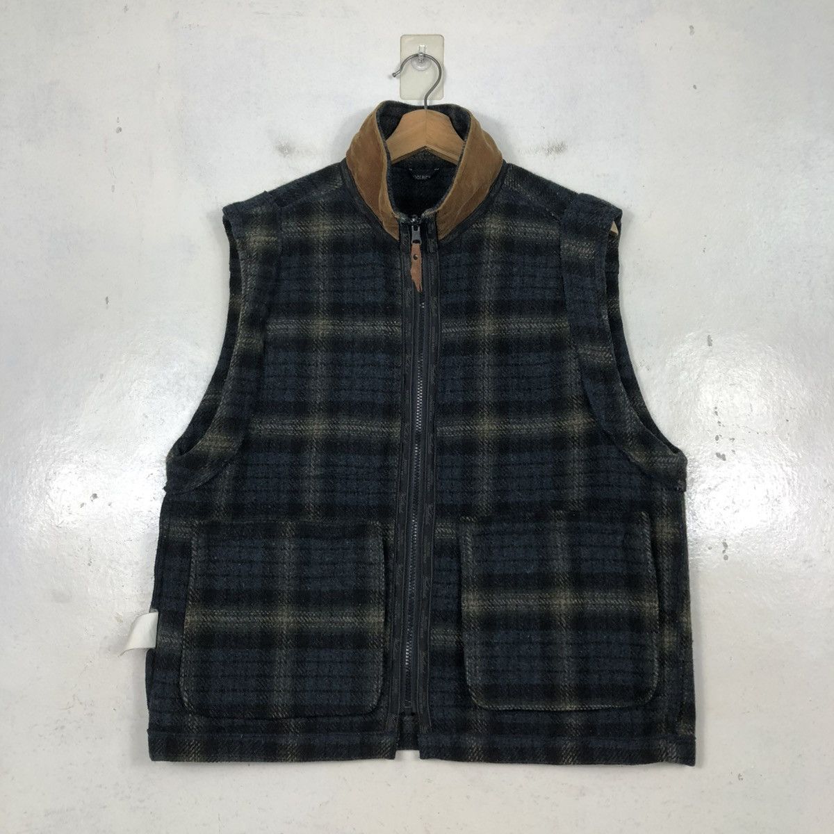 Japanese Brand 🔥VINTAGE WOOL VEST JACKET WOOLRICH TARTAN DESIGN CHECK Size US M / EU 48-50 / 2 - 23 Thumbnail