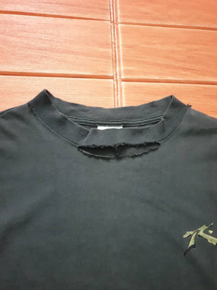 Rusty Vintage Rusty faded black tear Shirt Size US L / EU 52-54 / 3 - 4 Thumbnail