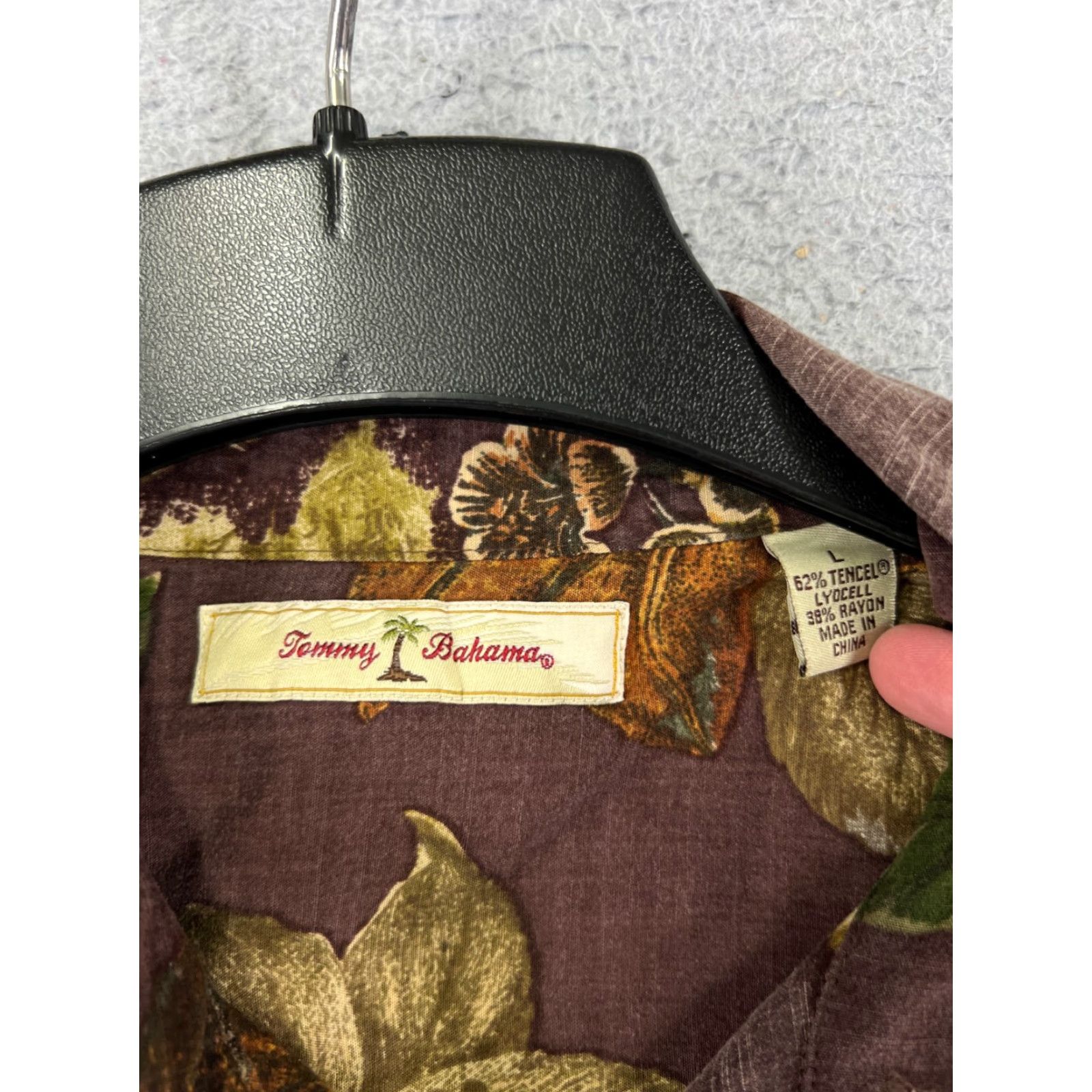 Tommy Bahama Tommy Bahama Shirt Men Large Red Beige Floral Postcard Tencel Blend Hawaiian Shirt Size US L / EU 52-54 / 3 - 7 Thumbnail