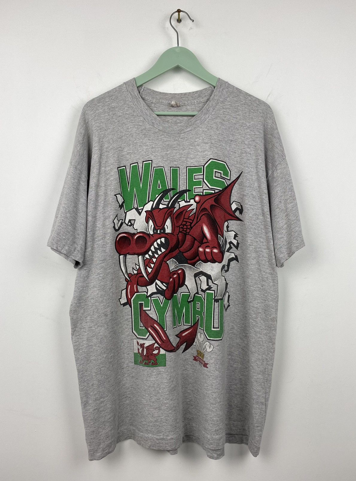 Vintage Vintage Wales Cymru Dragon 1994 T Shirt Tee Y2K Africa Size US XL / EU 56 / 4 - 1 Thumbnail