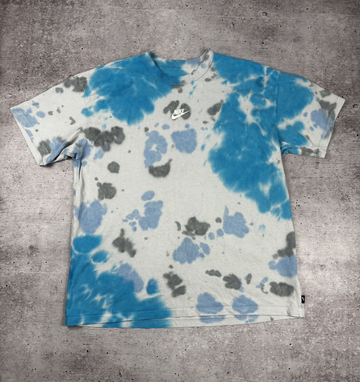 Nike Nike multicolor crazy t shirt size L Size US L / EU 52-54 / 3 - 1 Thumbnail