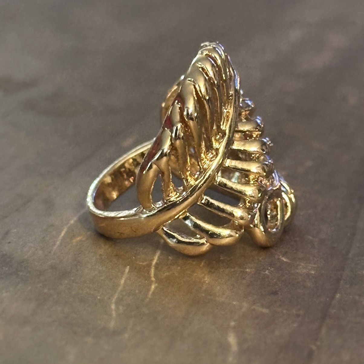 Other Gold tone wrapped filigree leaf ring Size ONE SIZE - 4 Thumbnail