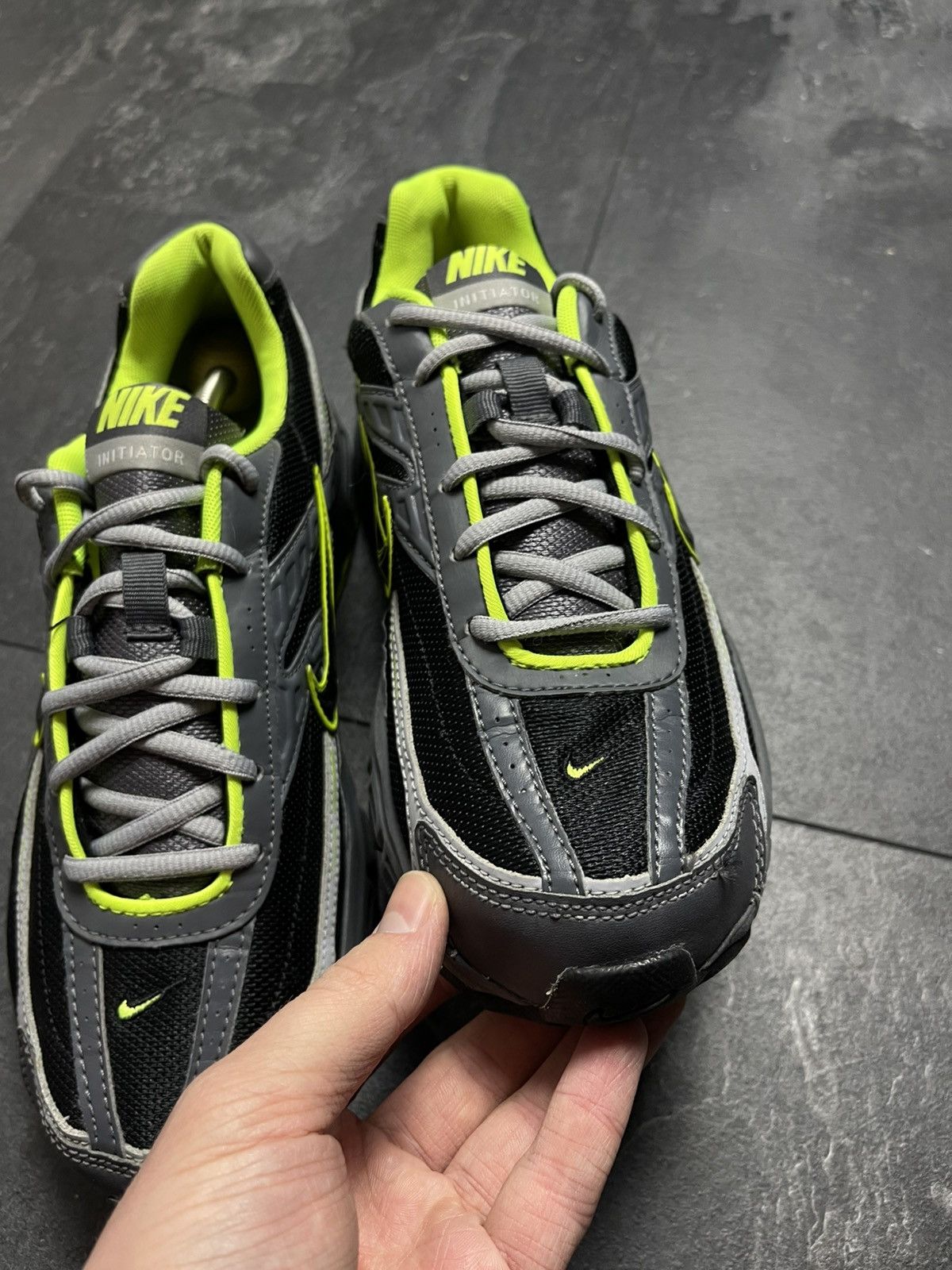Nike Nike Initiator Black Dark Grey Volt Neon Green Size US 8.5 / EU 41-42 - 6 Thumbnail