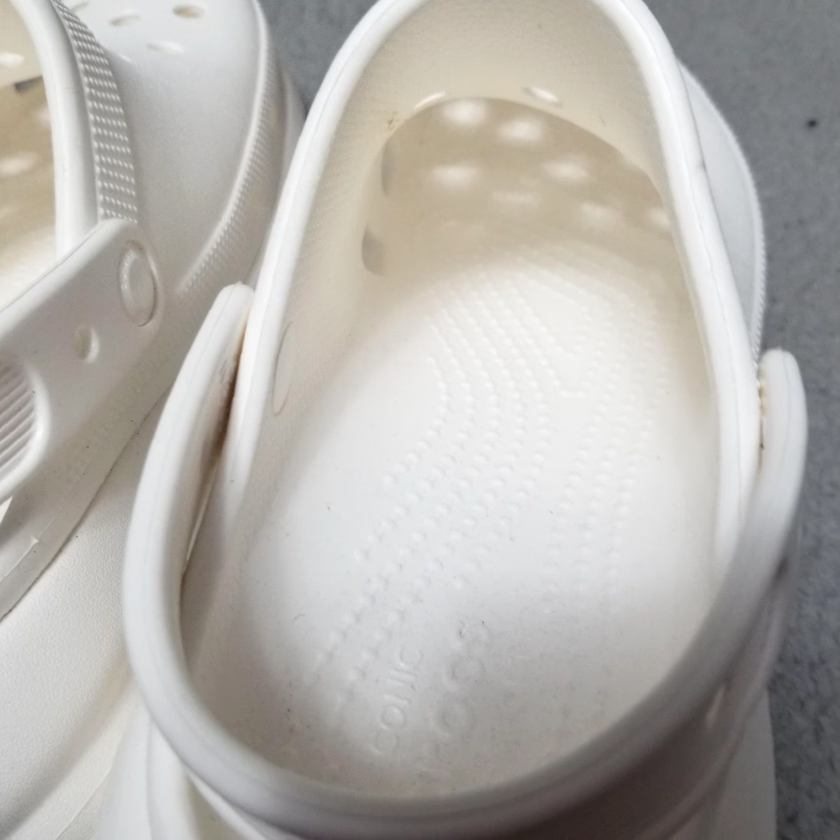 Crocs CROCS Classic Clogs Mens Size 8 Womens Size 10 White Lightweight Foam Comfort Slip-On Size US 8 / IT 38 - 5 Thumbnail