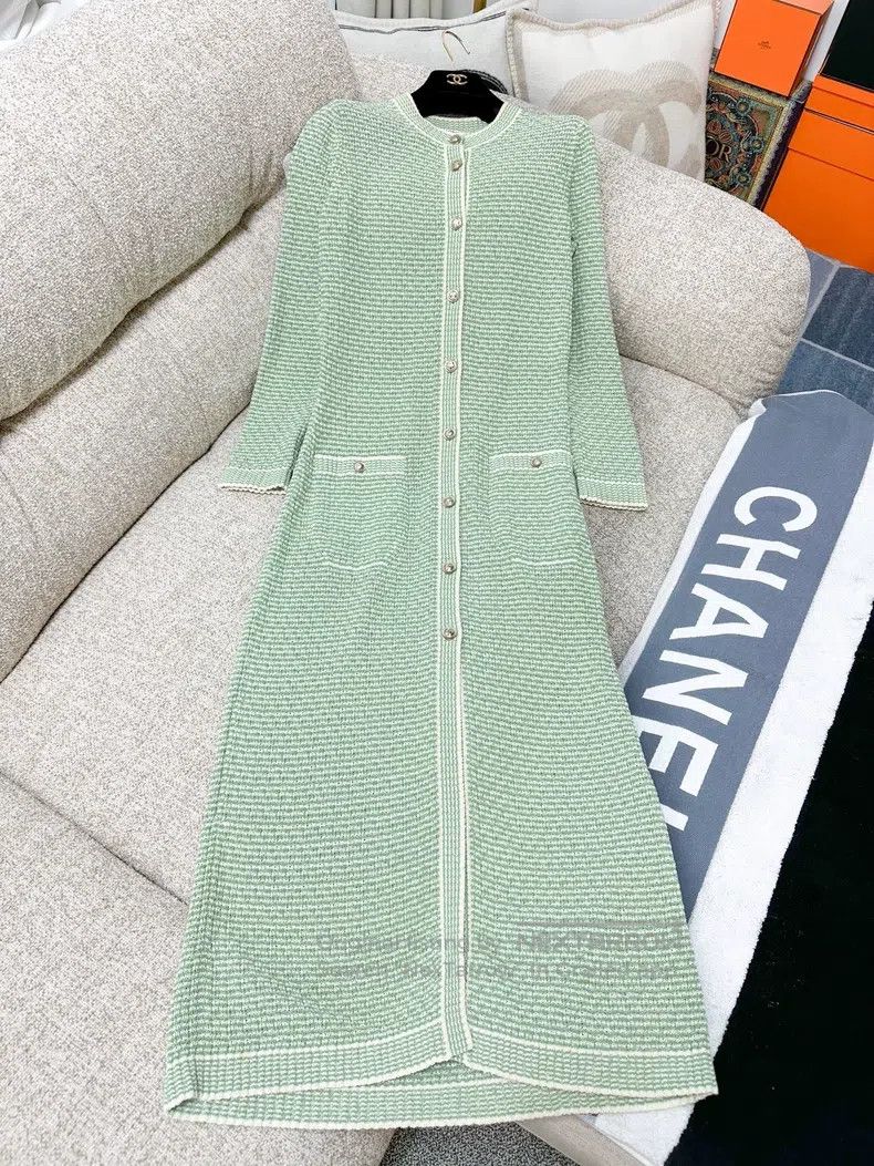 Chanel Chanel Green and white long-sleeved long knitted cardigan Size XXS / US 00 / IT 34 - 1 Thumbnail