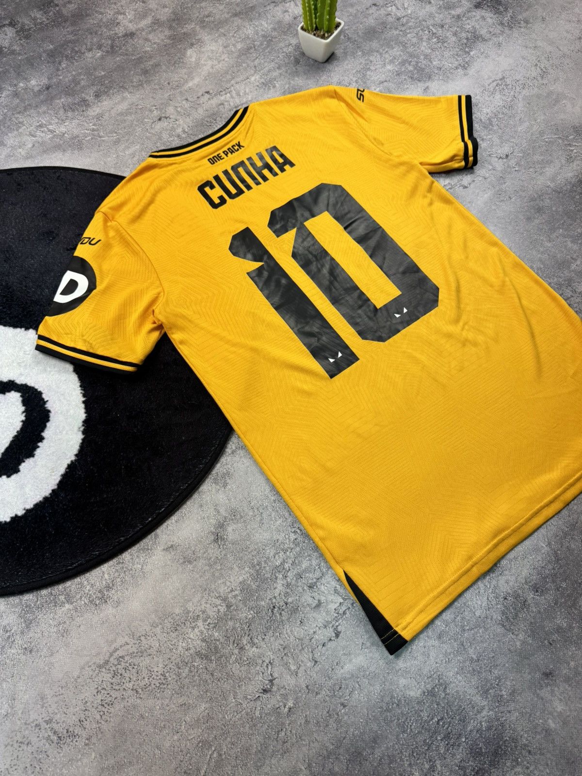 SUBU Wolverhampton Wanderers 2024/25 Home Shirt #10 CUNHA Size S Size US S / EU 44-46 / 1 - 14 Thumbnail