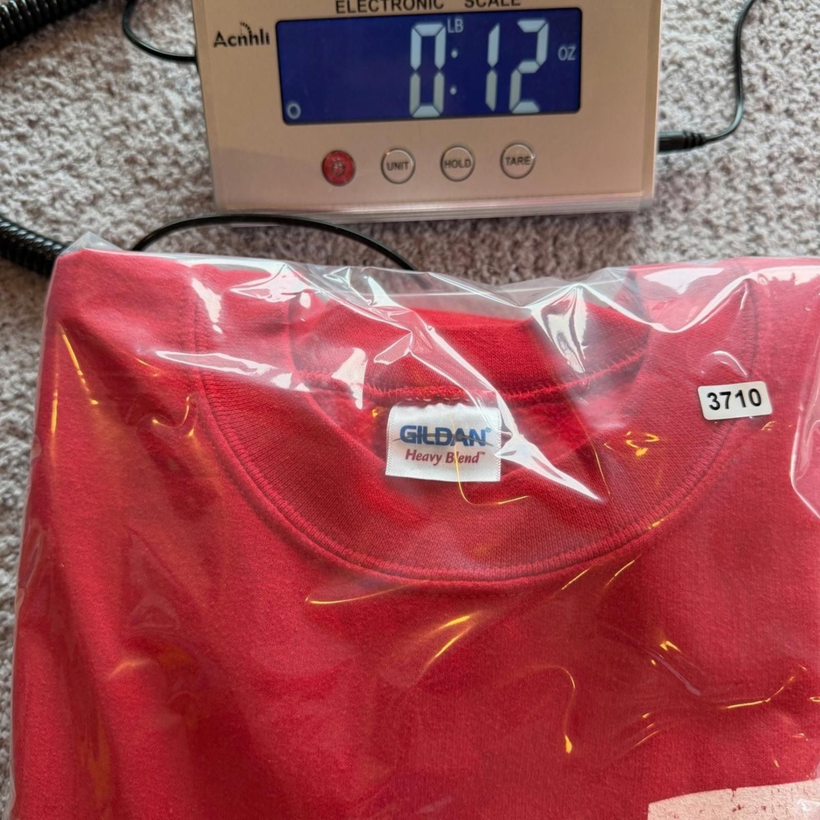 Gildan Wisconsin Badgers Red Crewneck Sweatshirt Mens M W Logo Size US M / EU 48-50 / 2 - 7 Thumbnail
