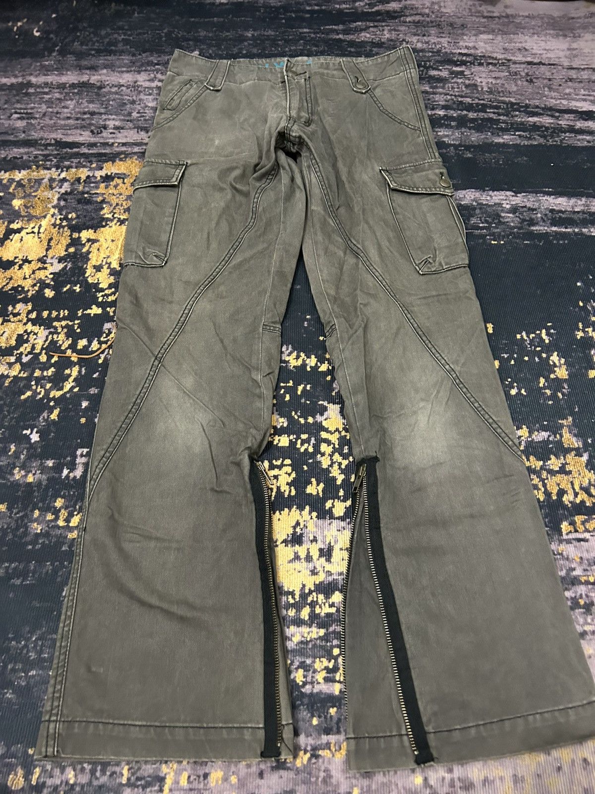 Katharine Hamnett London Katharine Hamnett London Faded Kargo Zip Leg Flare Pants Size US 31 - 3 Thumbnail