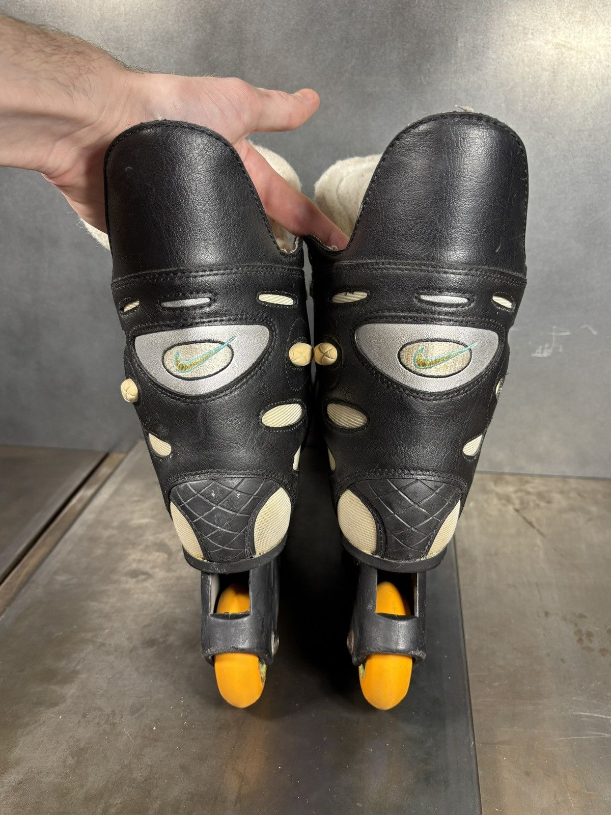 Nike 1990s Nike Zoom Air Agitate Vintage Rollerblade InLine Skate Size US 7 / EU 40 - 7 Thumbnail