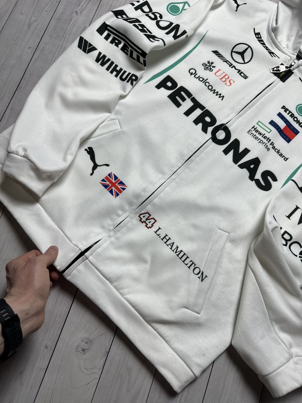 Mercedes-Benz × Vintage Mercedes Benz Racing Zip hoodie puma Petronas size L logo Size US L / EU 52-54 / 3 - 4 Thumbnail